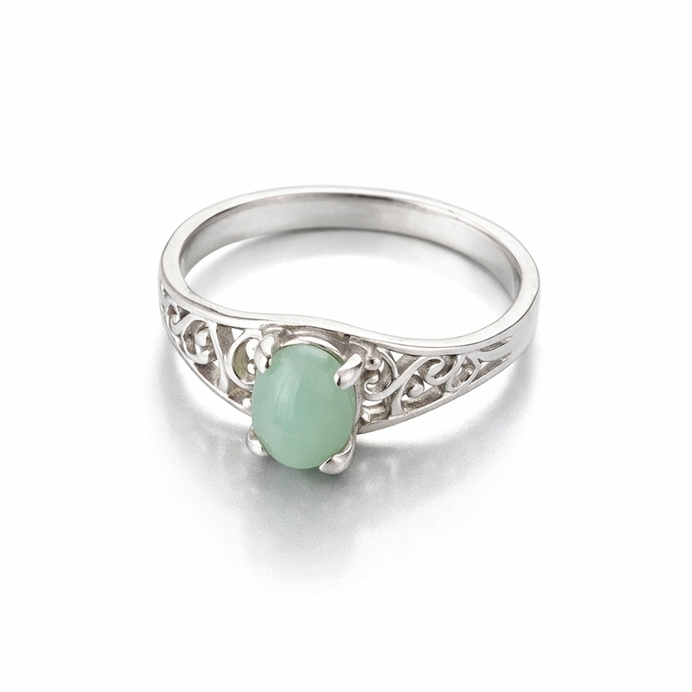 Sterling Silver Ring with Green Jade Gem.